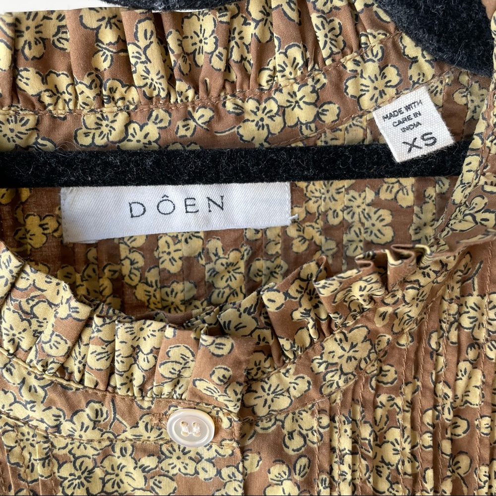 Doen Floral Blouse in Olive and Cream - Picture 3 of 8